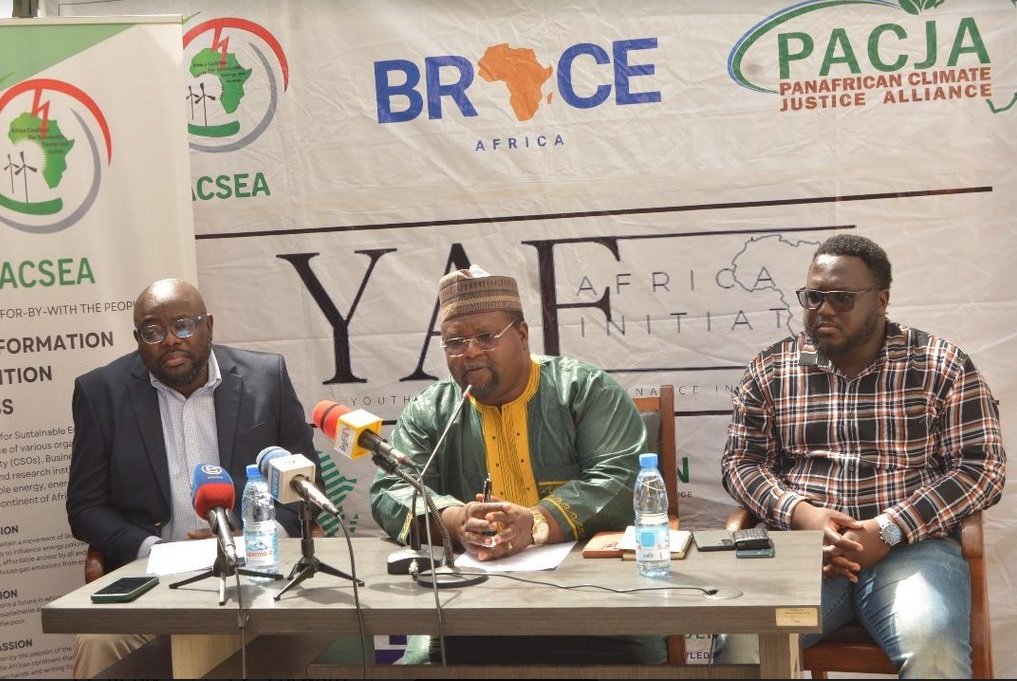 Dr-Augustine-Njamshi-middle-flanked-by-ACSEA-collaborators-at-press-briefing-in-Yaounde-on-Tuesday