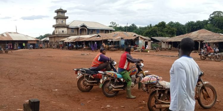 Double crisis leaves water taps dry, population at risk of diseases in Bangolan village of Cameroon